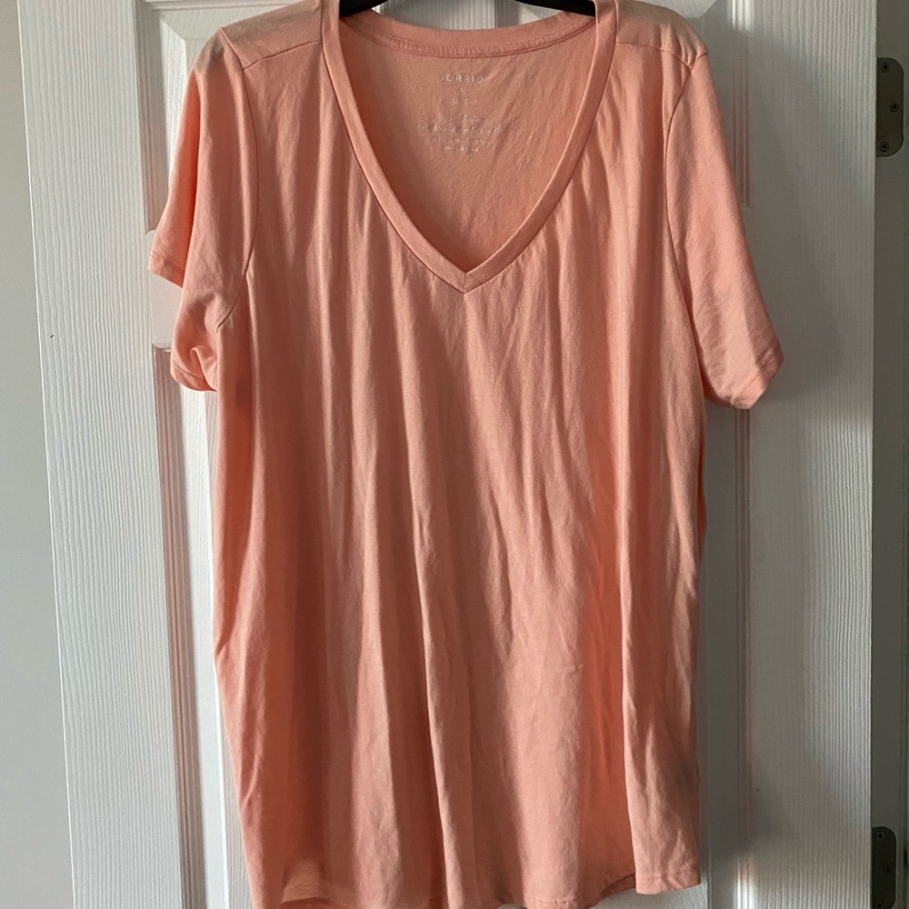 Torrid casual T Shirt size 4 like new